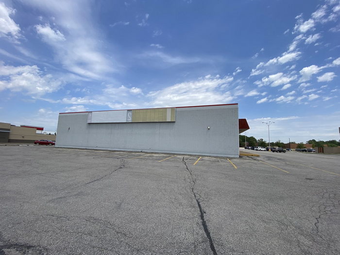 Plaza 1 & 2 Theatre - June 10 2022 Photo (newer photo)